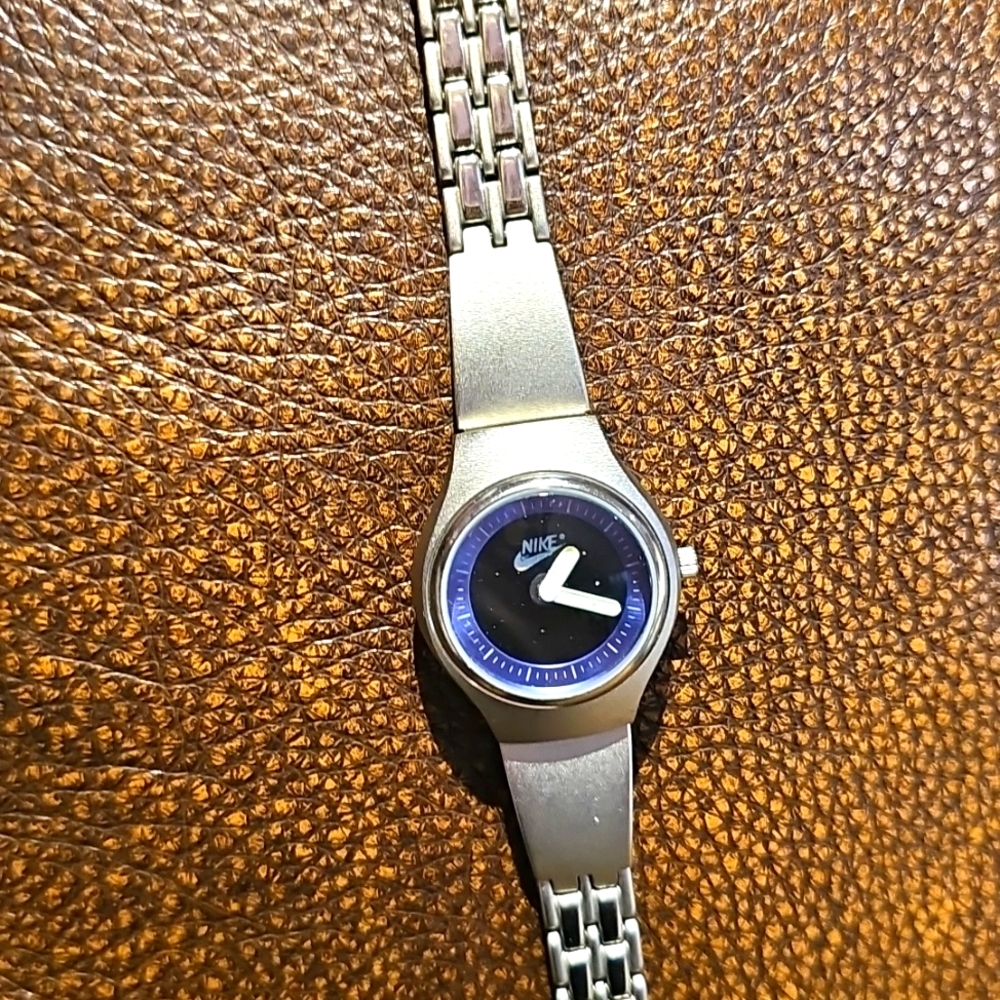 NIKE Glow In The Dark Silver Watch